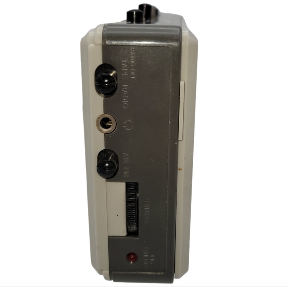 Vintage Sonic FXB Bass Boost Am/Fm Stereo Cassette Player - Picture 7 of 13